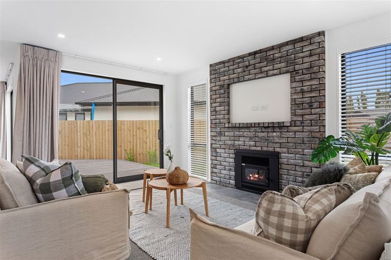 Photo of property in 22 Mcquillan Avenue, Woodend, 7610