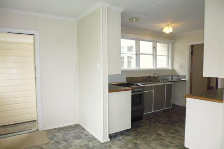 Photo of property in 39 Kings Crescent, Hutt Central, Lower Hutt, 5010