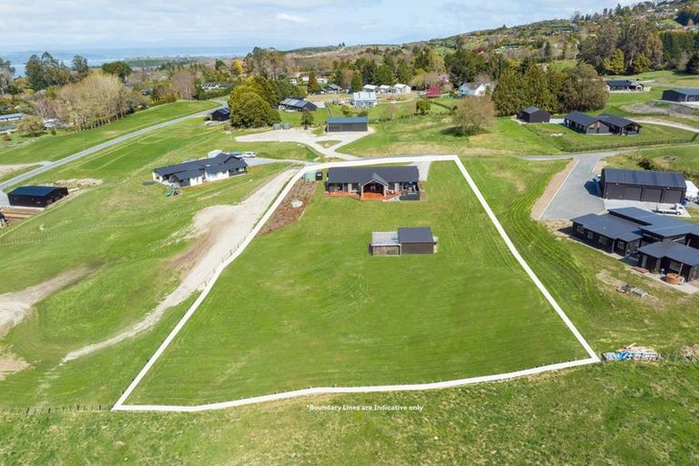 Photo of property in 5 Vickers Way, Acacia Bay, Taupo, 3385