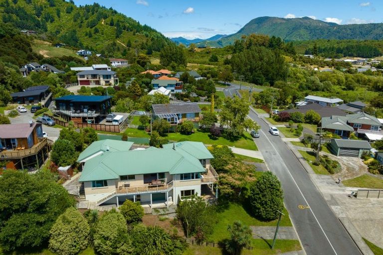 Photo of property in 34 Moana View Road, Waikawa, Picton, 7220
