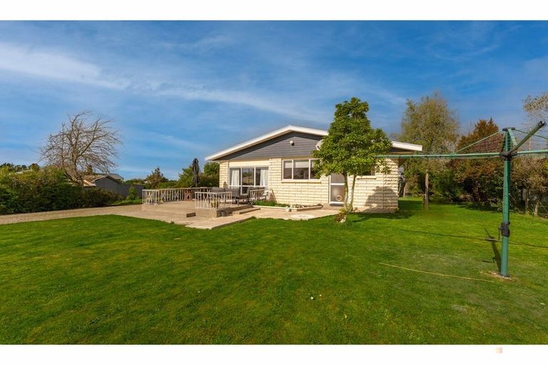 Photo of property in 60 Timaru Road, Waimate, 7924