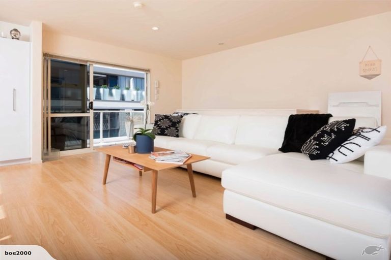 Photo of property in 1/47 Marine Parade, Mount Maunganui, 3116