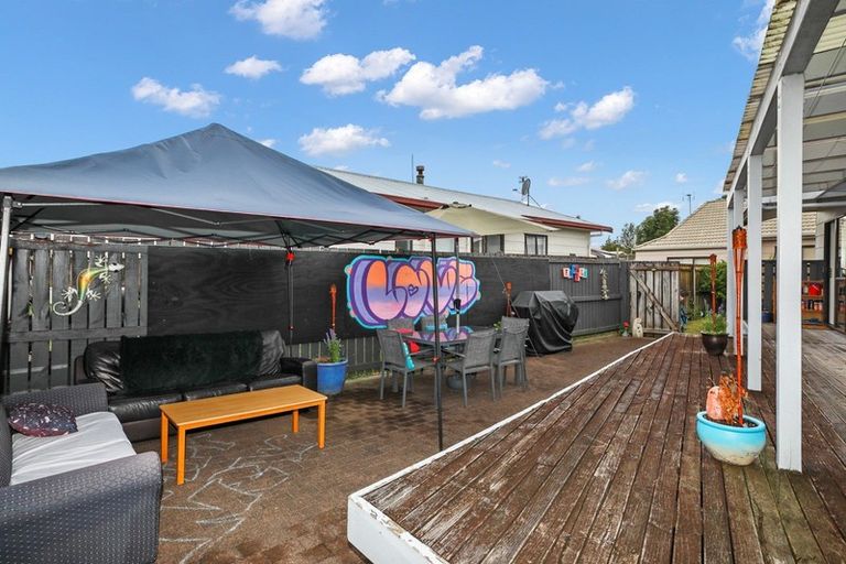 Photo of property in 12 Kentucky Crescent, Nawton, Hamilton, 3200