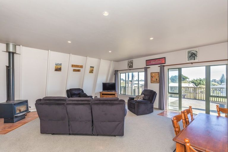 Photo of property in 74 Kahukura Avenue, Waitarere Beach, Levin, 5510