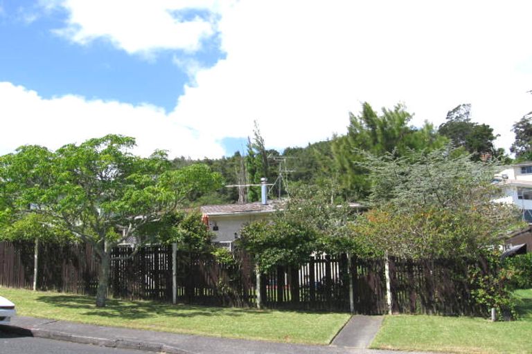 Photo of property in 1/32 Simon Ellice Drive, Bayview, Auckland, 0629