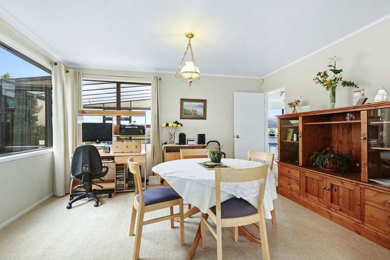 Photo of property in 78 Victory Crescent, Tawa, Wellington, 5028