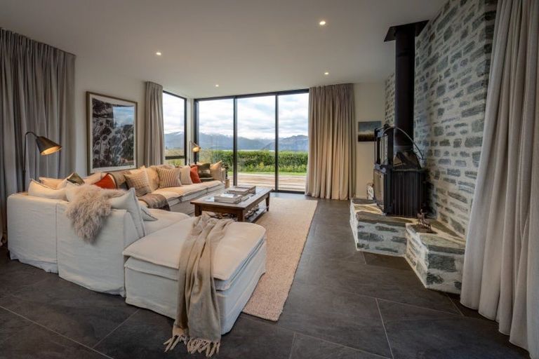 Photo of property in 7 Ruby Ridge, Wanaka, 9305