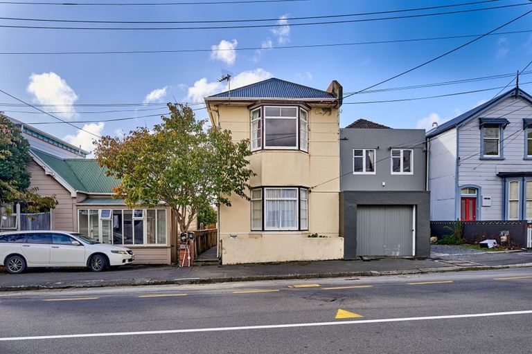 Photo of property in 75a Pirie Street, Mount Victoria, Wellington, 6011
