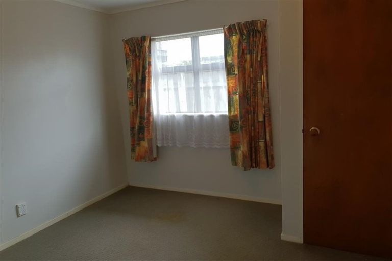 Photo of property in 2/76 Cambridge Terrace, Waterloo, Lower Hutt, 5011