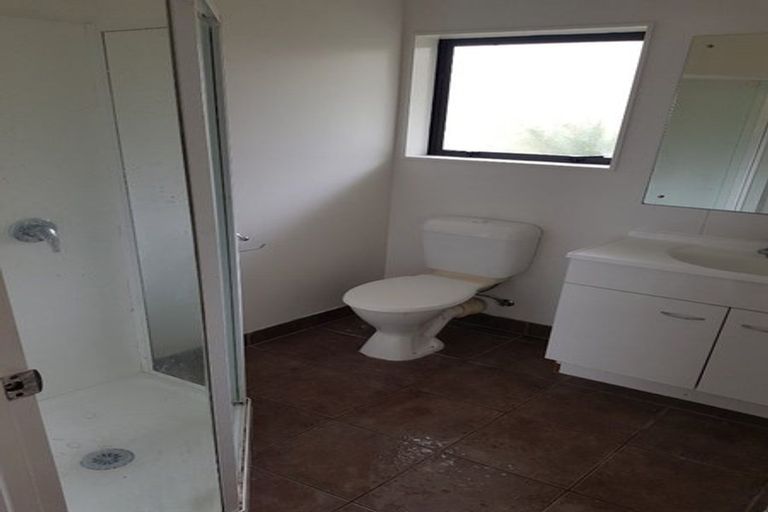 Photo of property in 13/12a Tironui Station Road East, Papakura, 2112