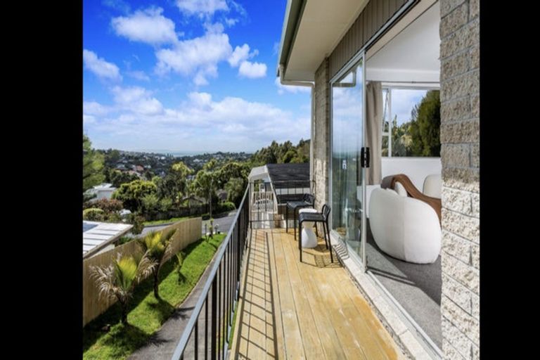 Photo of property in 2/7 Malters Place, Browns Bay, Auckland, 0630