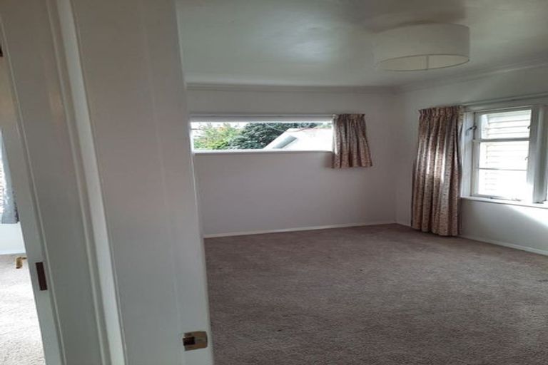 Photo of property in 30 The Drive, Tawa, Wellington, 5028