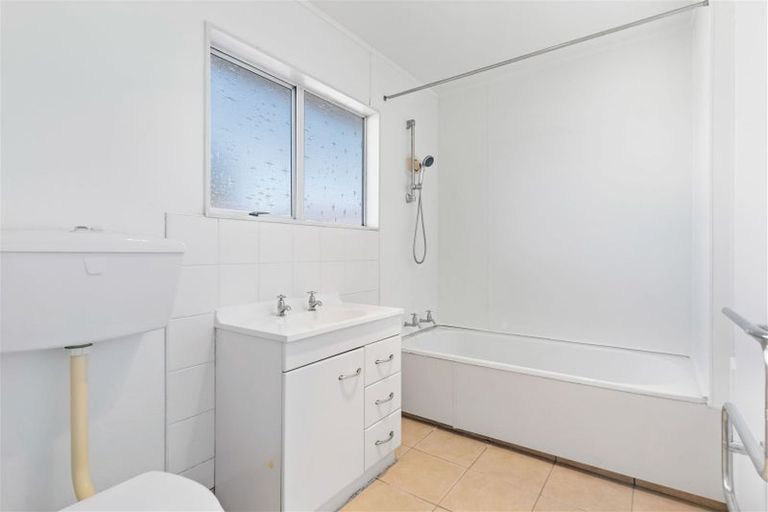 Photo of property in 1/330 Bucklands Beach Road, Bucklands Beach, Auckland, 2012