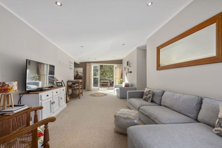 Photo of property in 52 Raukawa Street, Stokes Valley, Lower Hutt, 5019