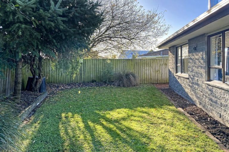 Photo of property in 1/9 Arcon Drive, Broomfield, Christchurch, 8042