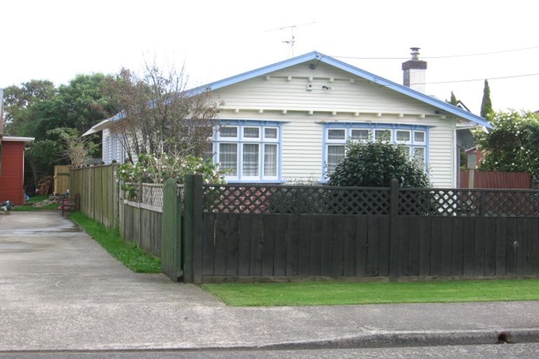 Photo of property in 5 Raymond Terrace, Fairfield, Lower Hutt, 5011