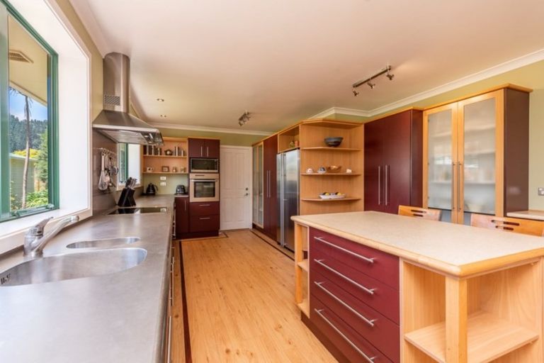Photo of property in 33 Mokena Kohere Street, Manakau, Levin, 5573