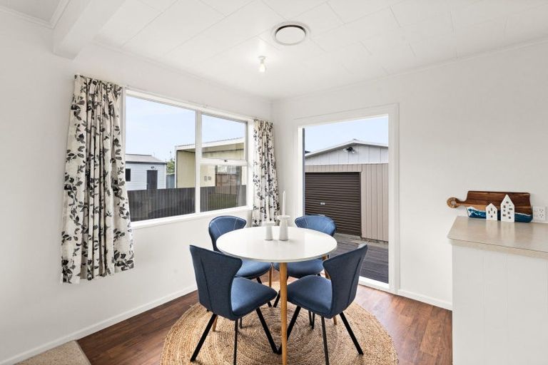 Photo of property in 24 Guildford Street, Tamatea, Napier, 4112