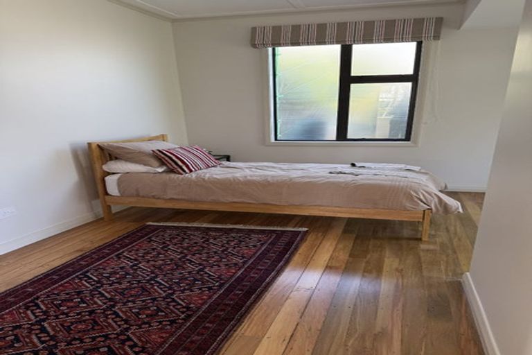 Photo of property in 1 Renown Road, Raumati South, Paraparaumu, 5032