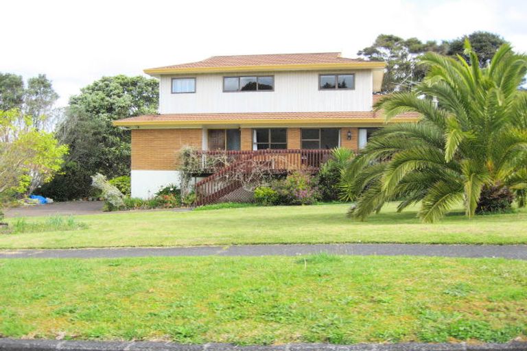 Photo of property in 3 Atarua Gardens, Waiatarua, Auckland, 0604