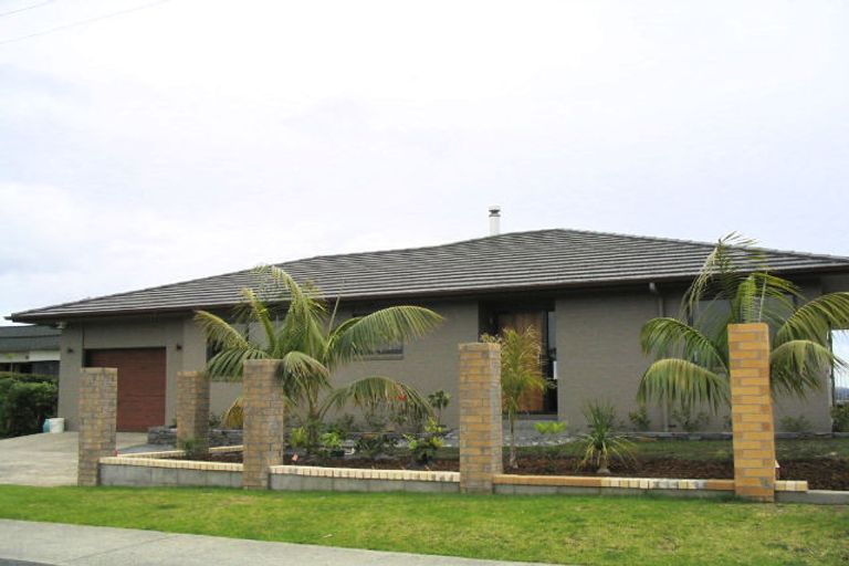 Photo of property in 20 Rangikapiti Road, Coopers Beach, 0420