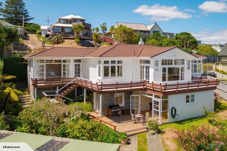 Photo of property in 12 Whanake Street, Titahi Bay, Porirua, 5022