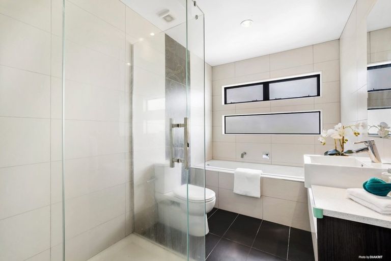 Photo of property in 21a Dallinghoe Crescent, Milford, Auckland, 0620