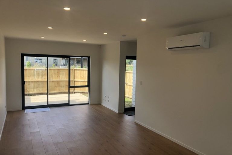 Photo of property in 37 Kaha Road, Takanini, 2110