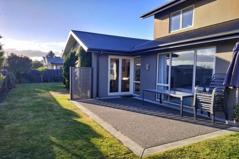 Photo of property in 33 Reka Street, Parklands, Christchurch, 8083