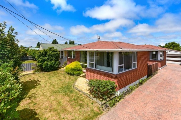 Photo of property in 64 Daniels Road, Redwood, Christchurch, 8051