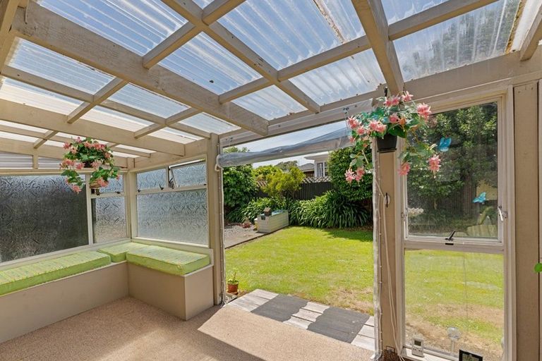 Photo of property in 37 Kent Street, Levin, 5510