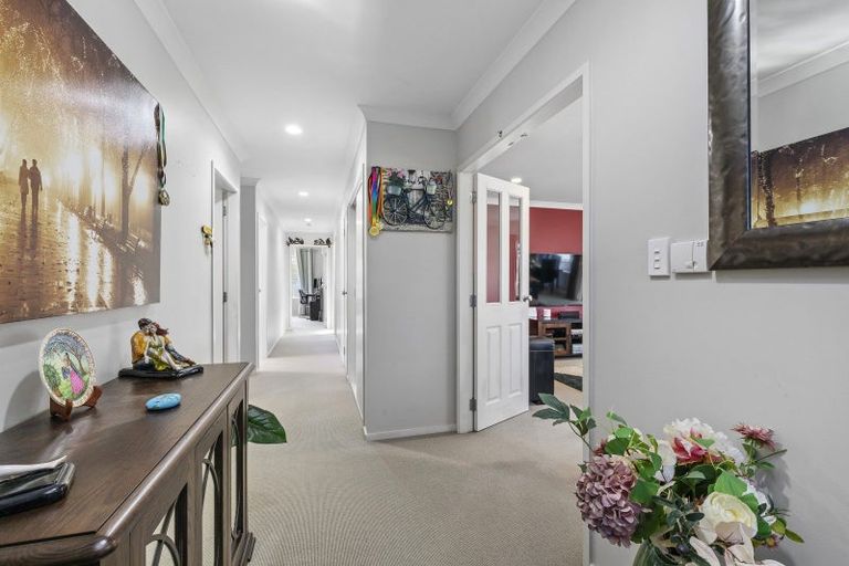 Photo of property in 20 Ronald Scott Grove, Riverstone Terraces, Upper Hutt, 5018