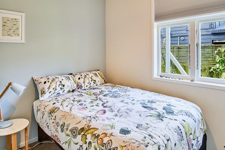 Photo of property in 2/14 Oroua Street, Eastbourne, Lower Hutt, 5013