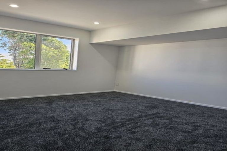 Photo of property in 12d Minaret Drive, Bucklands Beach, Auckland, 2014