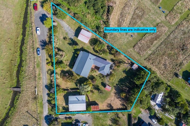Photo of property in 35 Old Coach Road South, Otaki Beach, Otaki, 5512