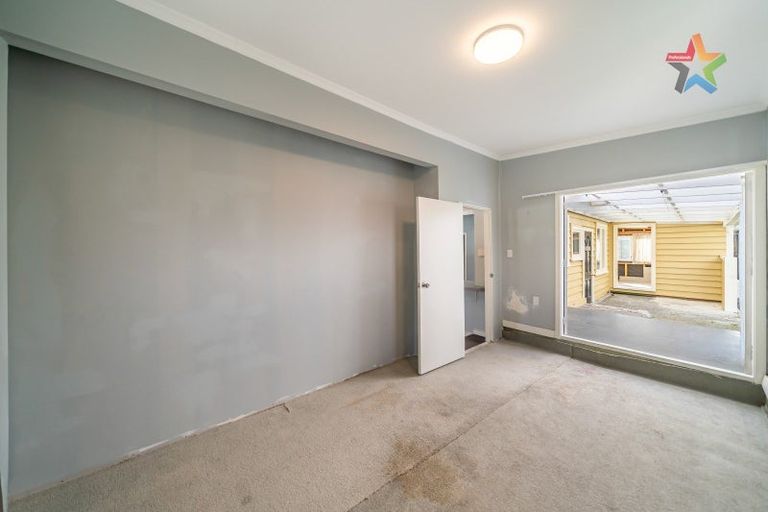 Photo of property in 19 Moores Valley Road, Wainuiomata, Lower Hutt, 5014