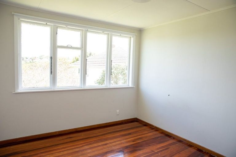 Photo of property in 39 Hillary Crescent, Belmont, Auckland, 0622