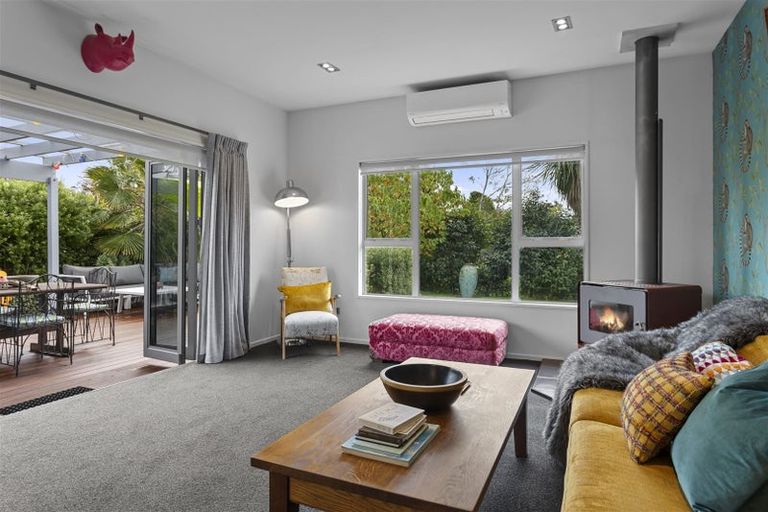 Photo of property in 7 Monks Parade, The Pines Beach, 7630