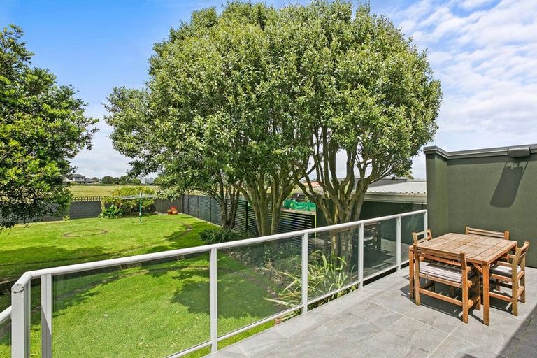 Photo of property in 15 Tiromoana Crescent, Bell Block, New Plymouth, 4312