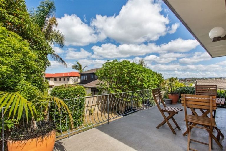 Photo of property in 6 Ferntree Terrace, West Harbour, Auckland, 0618
