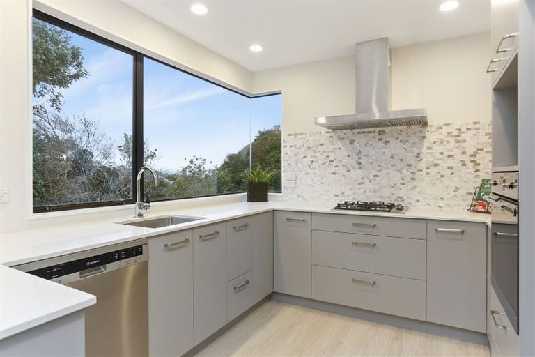 Photo of property in 2/20a Rawene Road, Birkenhead, Auckland, 0626