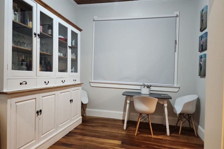 Photo of property in 10 Paraekaretu Street, Hunterville, 4730