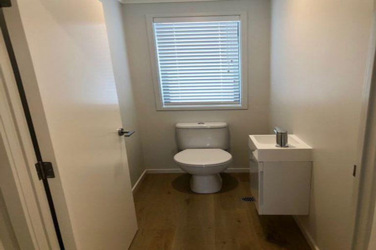 Photo of property in 2 Patariki Way, Beach Haven, Auckland, 0626