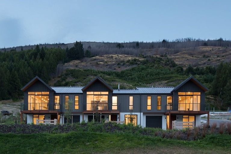 Photo of property in 2 O'callaghan Street, Arthurs Point, Queenstown, 9371