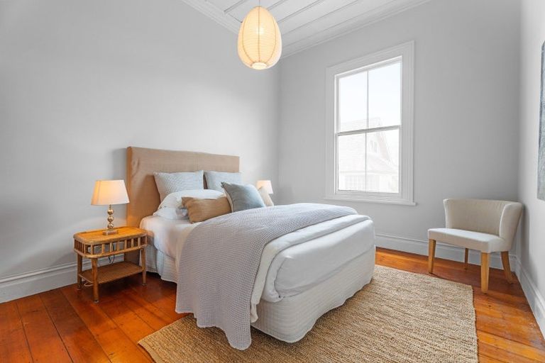 Photo of property in 36 Oxford Terrace, Devonport, Auckland, 0624