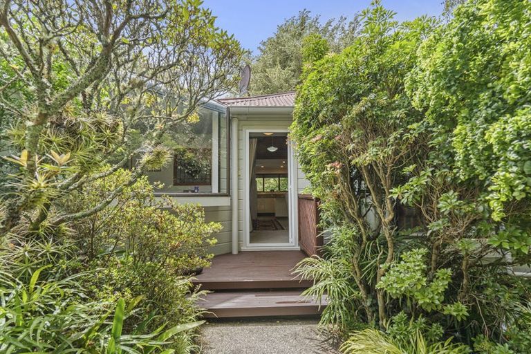 Photo of property in 6a Spencer Place, Merrilands, New Plymouth, 4312