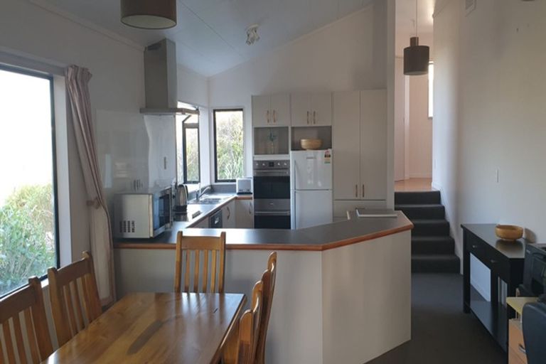 Photo of property in 18 Jasmine Grove, Maungaraki, Lower Hutt, 5010