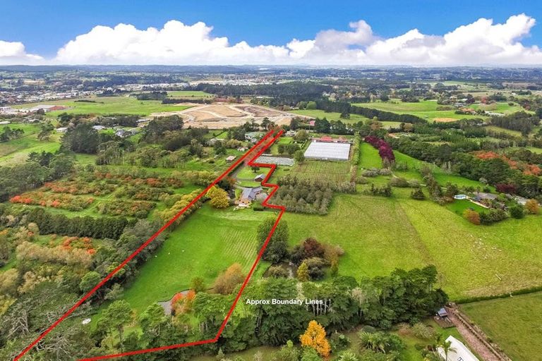 Photo of property in 104 Station Road, Kumeu, 0891