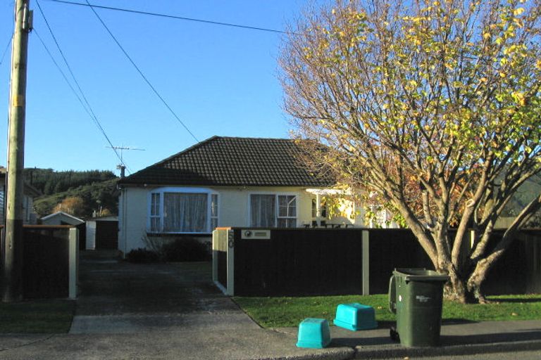Photo of property in 50 Totara Street, Wainuiomata, Lower Hutt, 5014