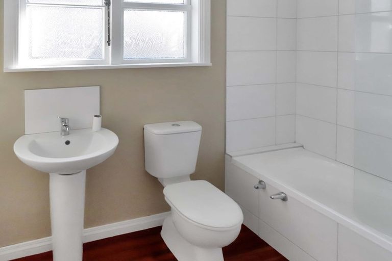 Photo of property in 10 Dempsey Street, Naenae, Lower Hutt, 5011